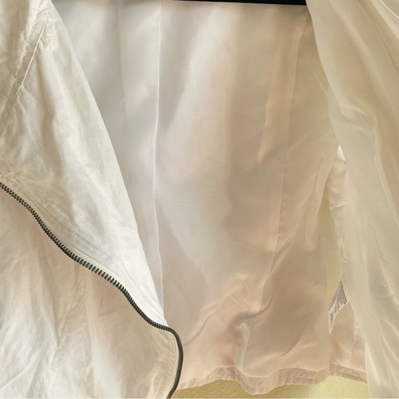 Skye's the Limit White Women's Moto Vest Zippers Sleeveless Classy - Picture 5 of 7